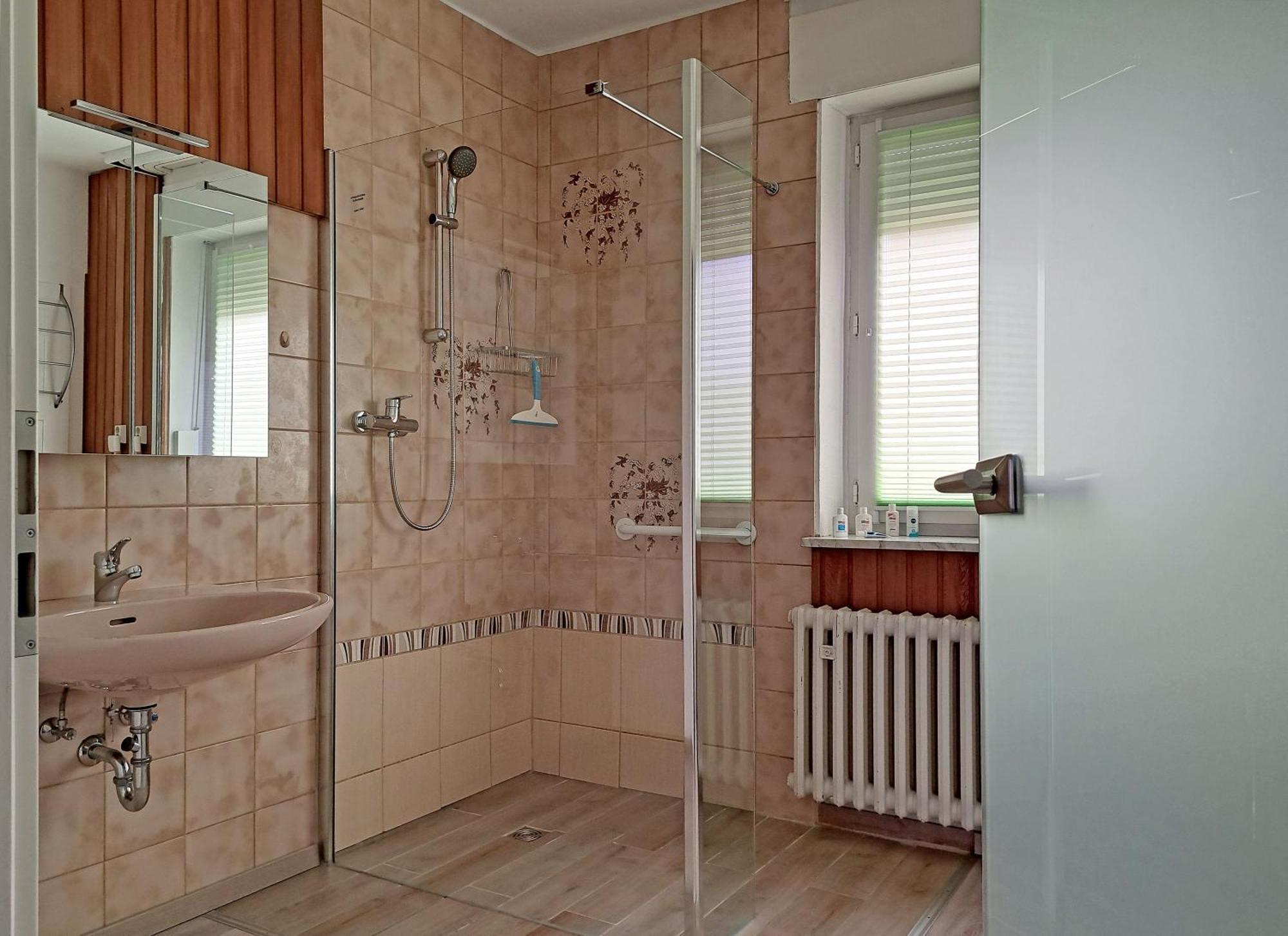 Margaretes Gaestehaus Am Rheinsteig Wanderer Radfahrer Familien Business-Reisende Wlan Gratis Rheinbrohl Extérieur photo